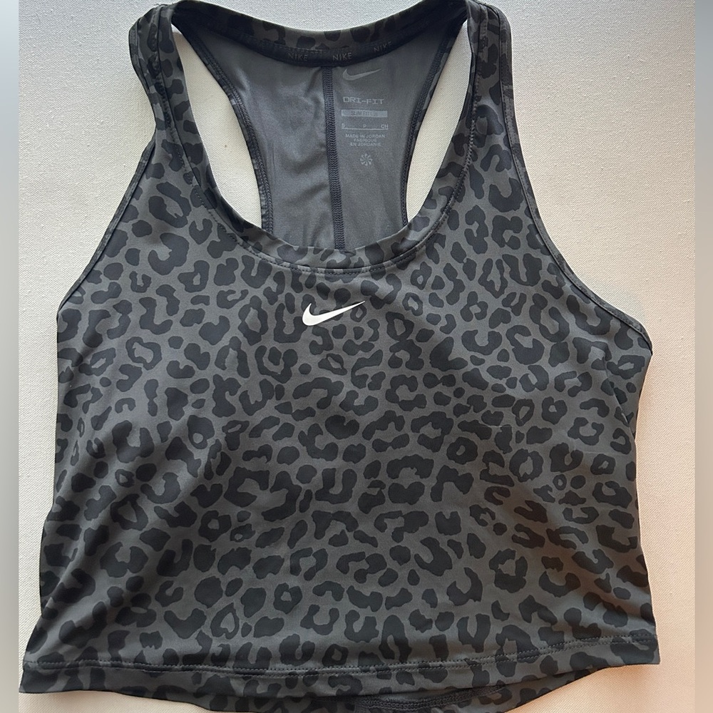 Nike cropped leapard print tank